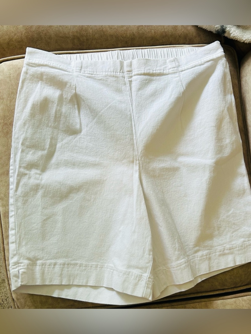 Eric White Stretch Side Zipper Shorts